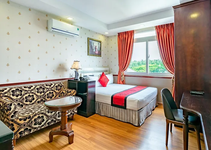 Collection O Emerald Luxury Apartment - Near Secc